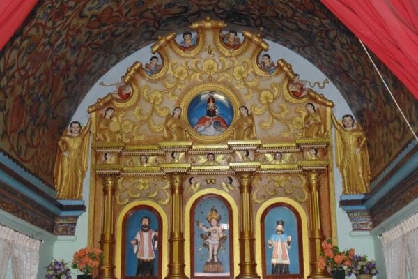 Altar of Marth Mariam Forane Church, Kuravilangad